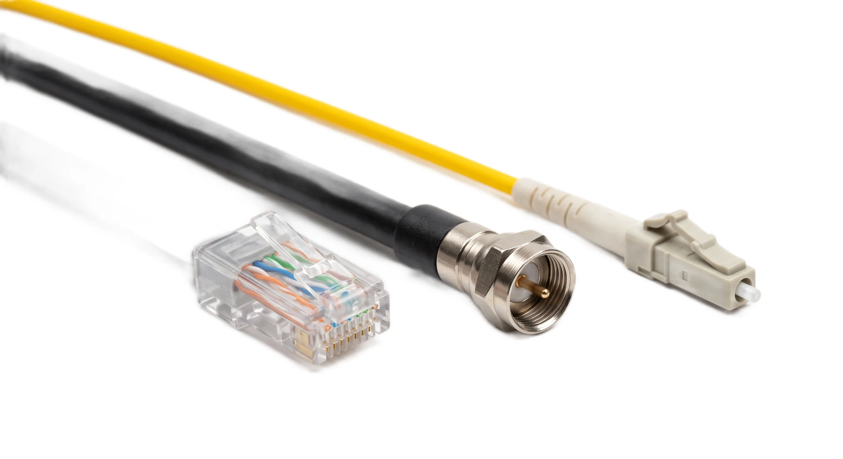 Үш кабель түрі: қосақталған (RJ45 коннекторы), коаксиалды (F-коннектор) және оптикалық талшықты (LC-коннектор) кабельдер